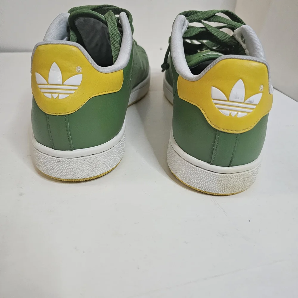 RARE Adidas Green Sneakers - Picture 2 of 9